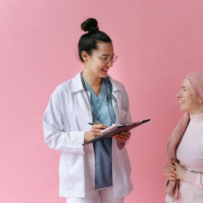 Para Alopecia Feminina: Quebrando o tabu e buscando tratamentos médicos, é fundamental buscar diagnóstico e tratamento profis