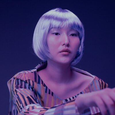 Para cabelos curtos e modernos, do Bixie ao Pixie radical, as opções são vastas e estilosas. O Bixie é uma fusão elegante de