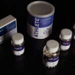 Para ter cabelos fortes e saudáveis de dentro para fora, vitaminas como Biotina (B7), A, C, D, E, e minerais como Ferro e Zin