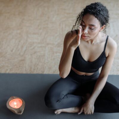 Ioga para Mulheres: Desperte a Beleza e o Bem-Estar Interior — benefícios da ioga para a beleza e bem-estar feminino | Mais b