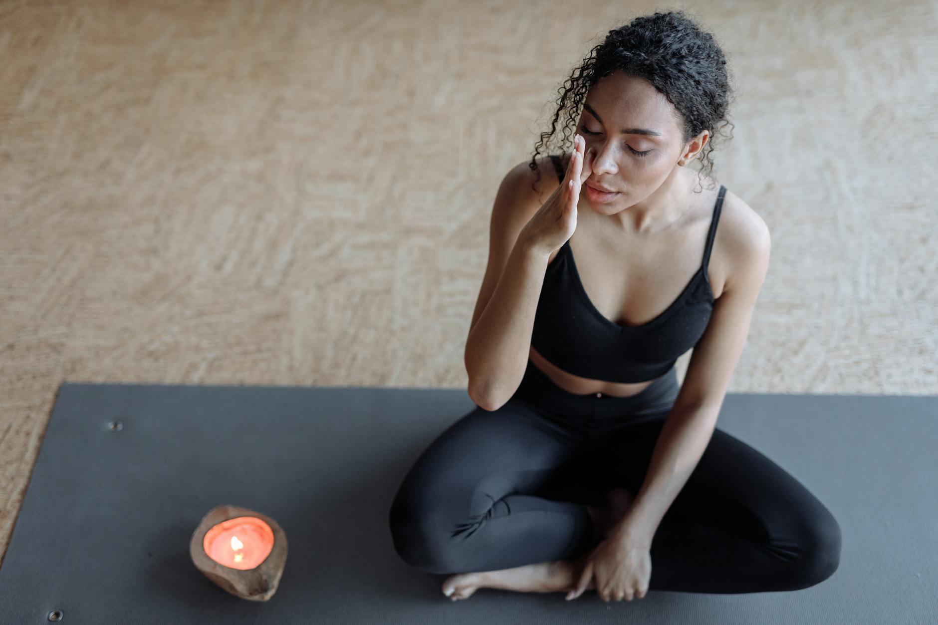 Ioga para Mulheres: Desperte a Beleza e o Bem-Estar Interior — benefícios da ioga para a beleza e bem-estar feminino | Mais b