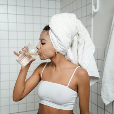 O Segredo da Pele Radiante: Como a Hidratação Transforma Sua Beleza Natural — como a hidratação influencia na beleza da pele