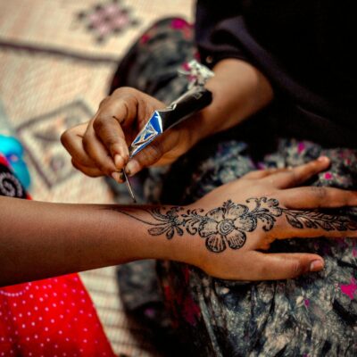 Sobrancelha com Henna em Casa: O Guia Definitivo para um Resultado Profissional e Seguro — como fazer sobrancelha com henna e