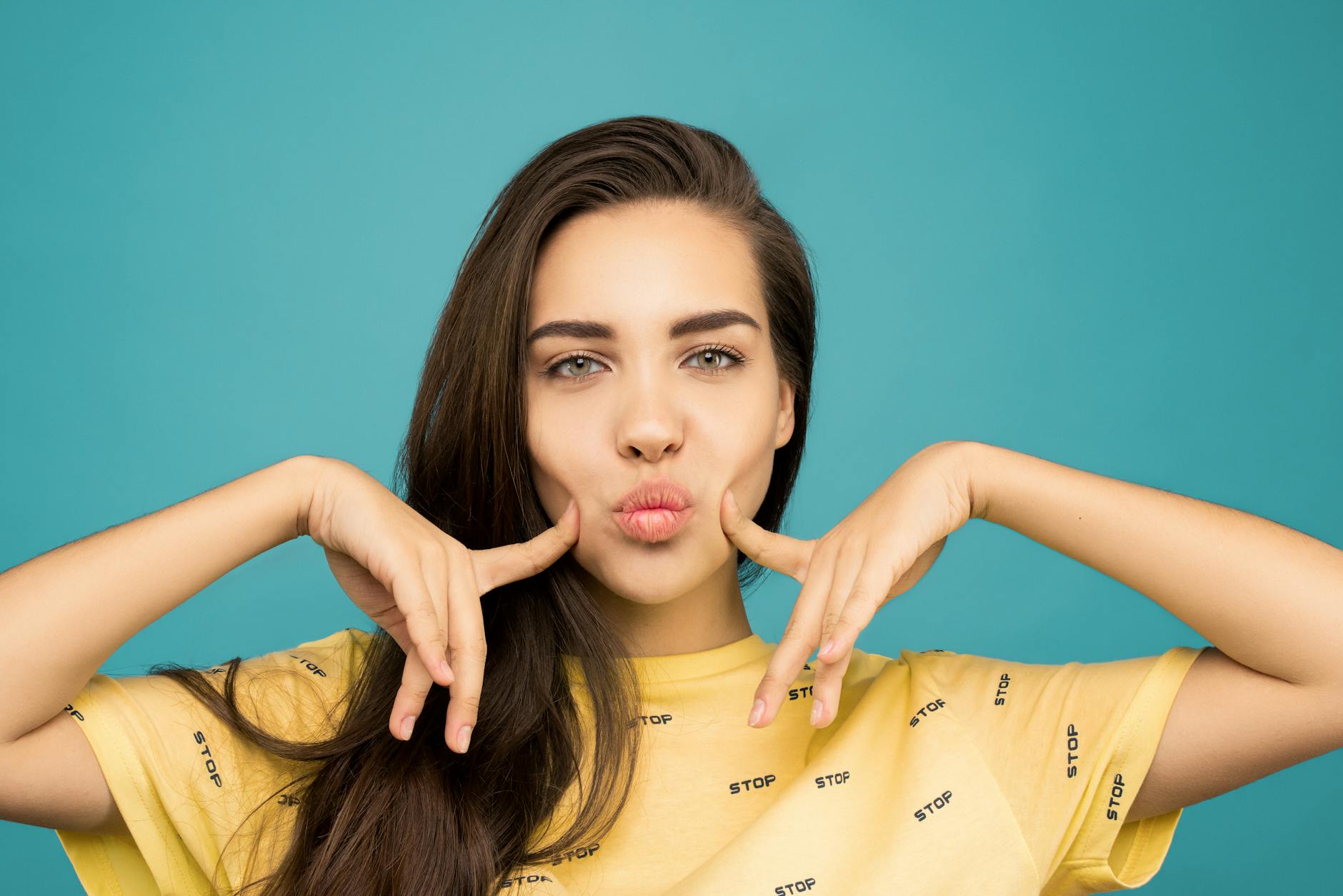 Bochechas Mais Cheias e Firmes: Guia Completo de Exercícios Faciais Naturais — exercícios faciais para levantar as bochechas