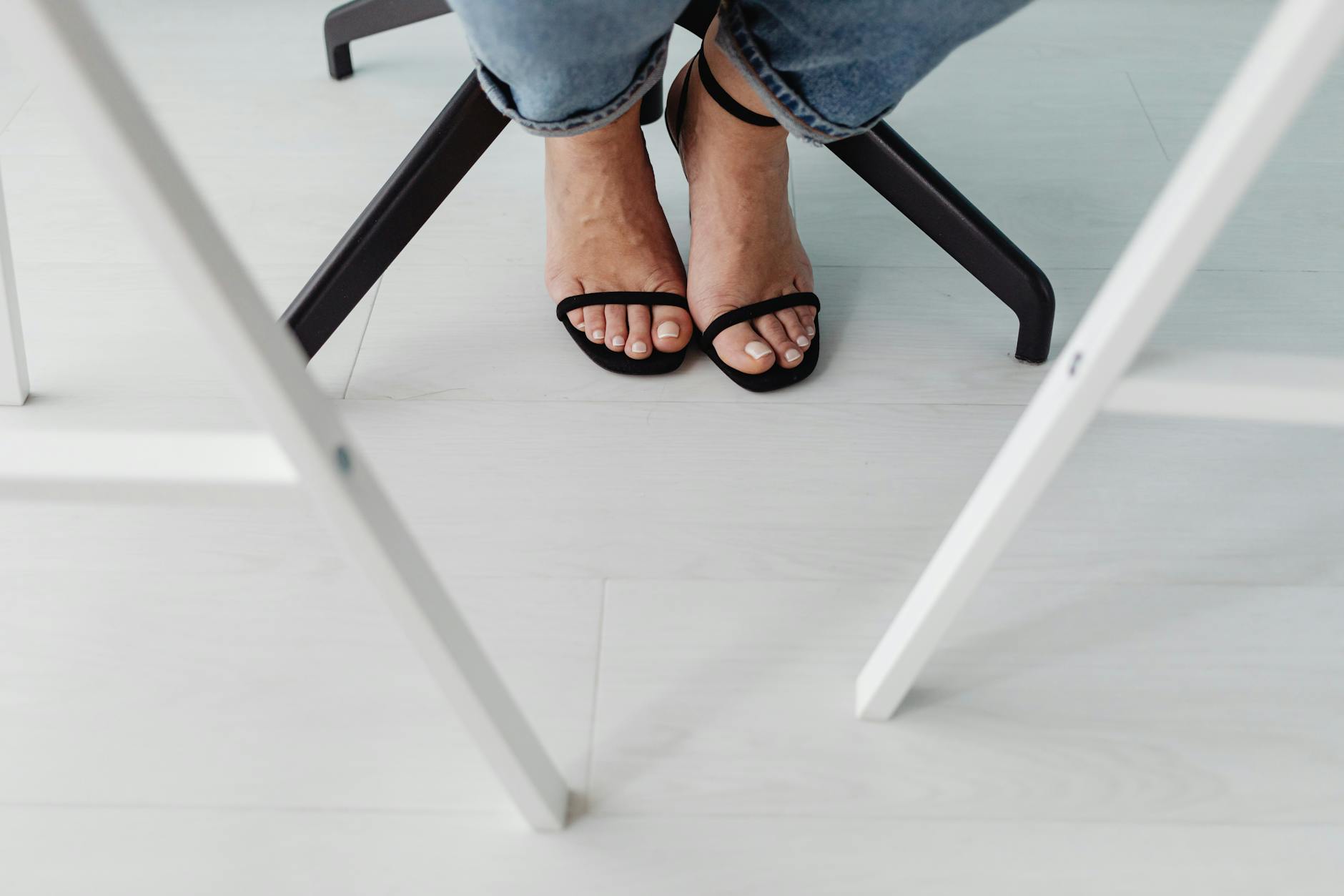 Sandálias Tendência: O Guia Completo para Combinar com Looks Variados e Elevar Seu Estilo — sandálias tendência como combinar