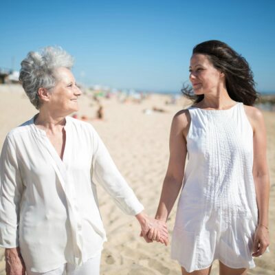 Saúde da Mulher Após os 50: Guia Definitivo de Cuidados Essenciais para Uma Vida Plena e Ativa — saúde da mulher após os 50 a